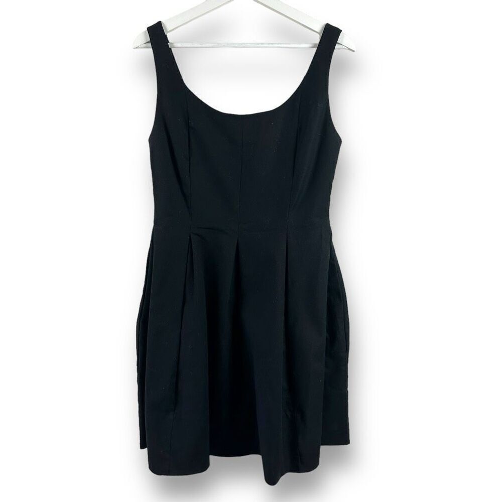 Gap Women's 8 Sleeveless Pleated Fit & Flare Mini Dress Solid Black Classic LBD
